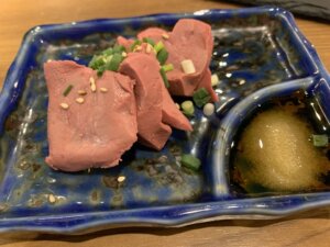 飛騨焼肉・ホルモンぼたん食事2
